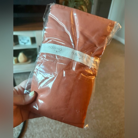 Brand new Natemia Crib Pocket Organizer in Autumn Glaze - Picture 3 of 5